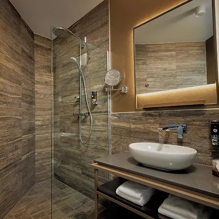 Ξενοδοχείο Inntel Marina