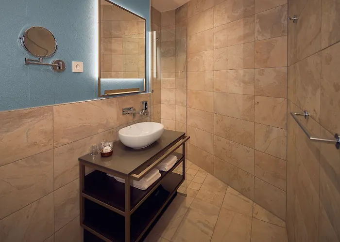 Inntel Marina لاهاي